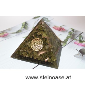 Orgonit Pyramide: Epidot & Blume des Lebens